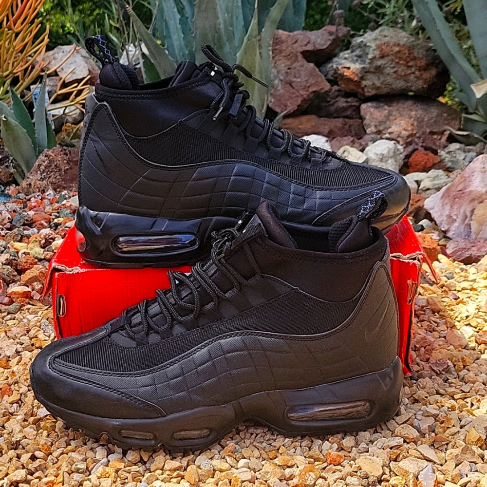 Nike Air Max 95 Sneakerboot Triple Black 2017  806809-002 Men's Size 10